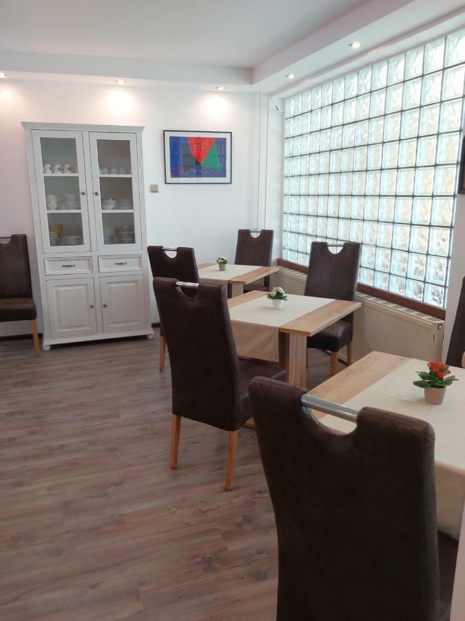 Horvath Fogado Panzio Hotel เซนเทนแดร ภายนอก รูปภาพ