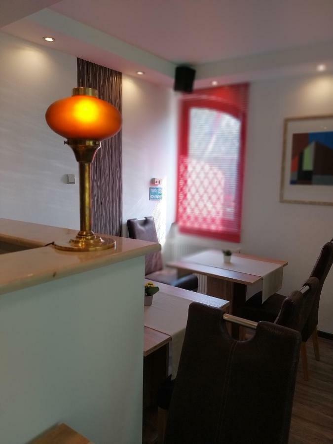 Horvath Fogado Panzio Hotel เซนเทนแดร ภายนอก รูปภาพ